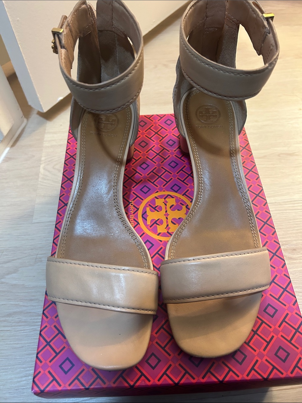 Tory Burch Tana Leather Sandal in Shell Pink